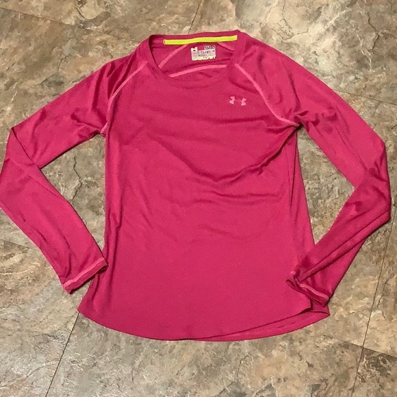 Under Armour Tops - 🔥 Under Armour fuchsia pink catalyst long sleeve shirt